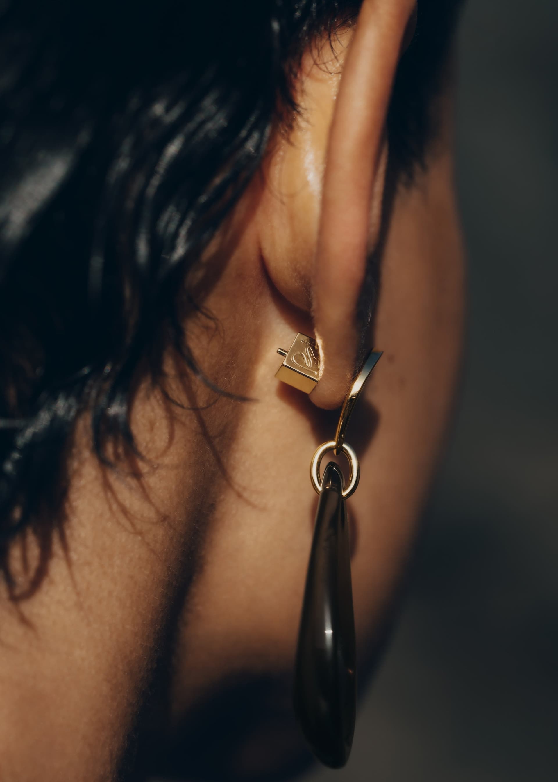 Boucles d'oreilles pendantes Naé - Verre fumé - Photo 3