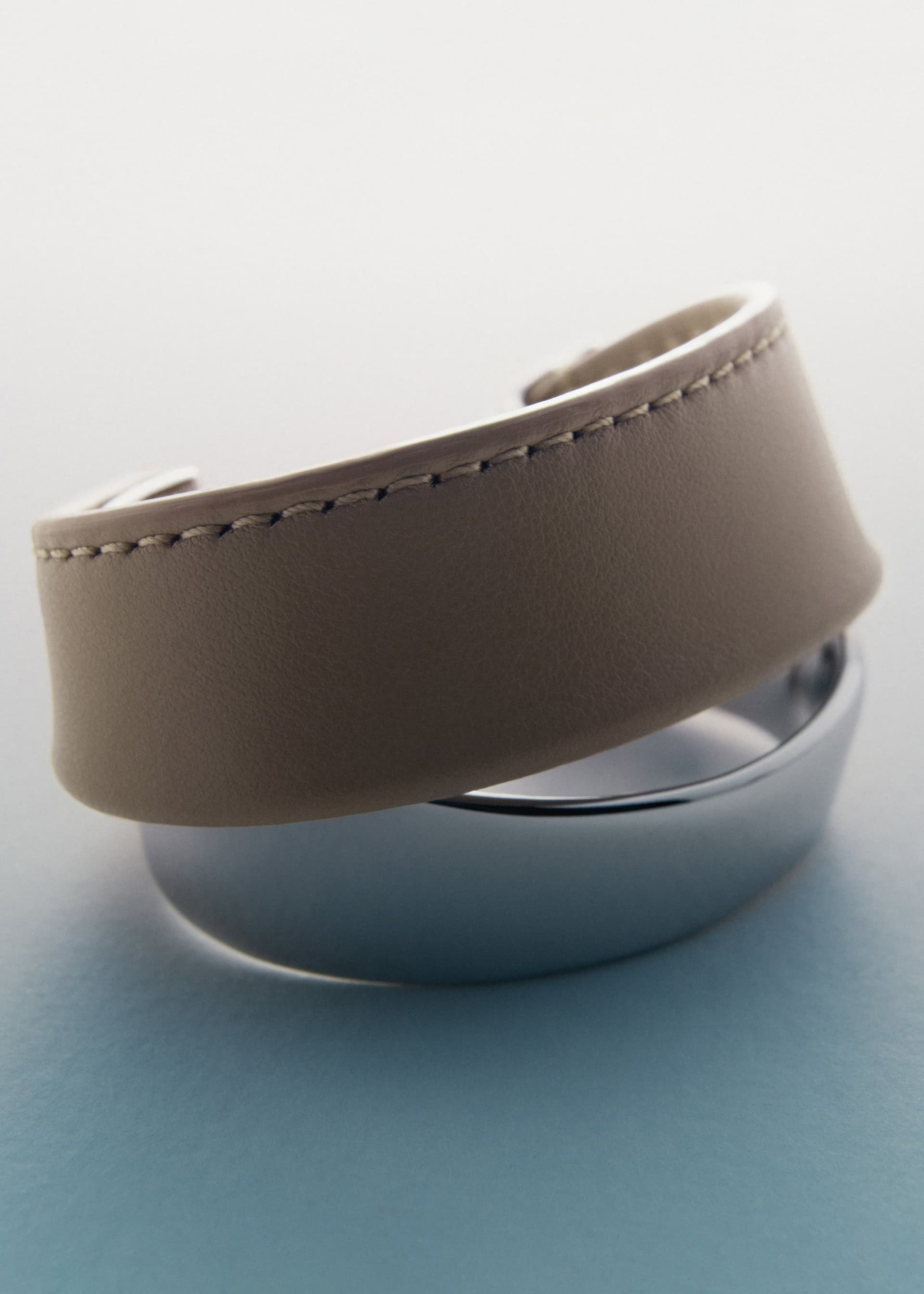 Manchette Ormé - Argentée Cuir Taupe - Photo 3