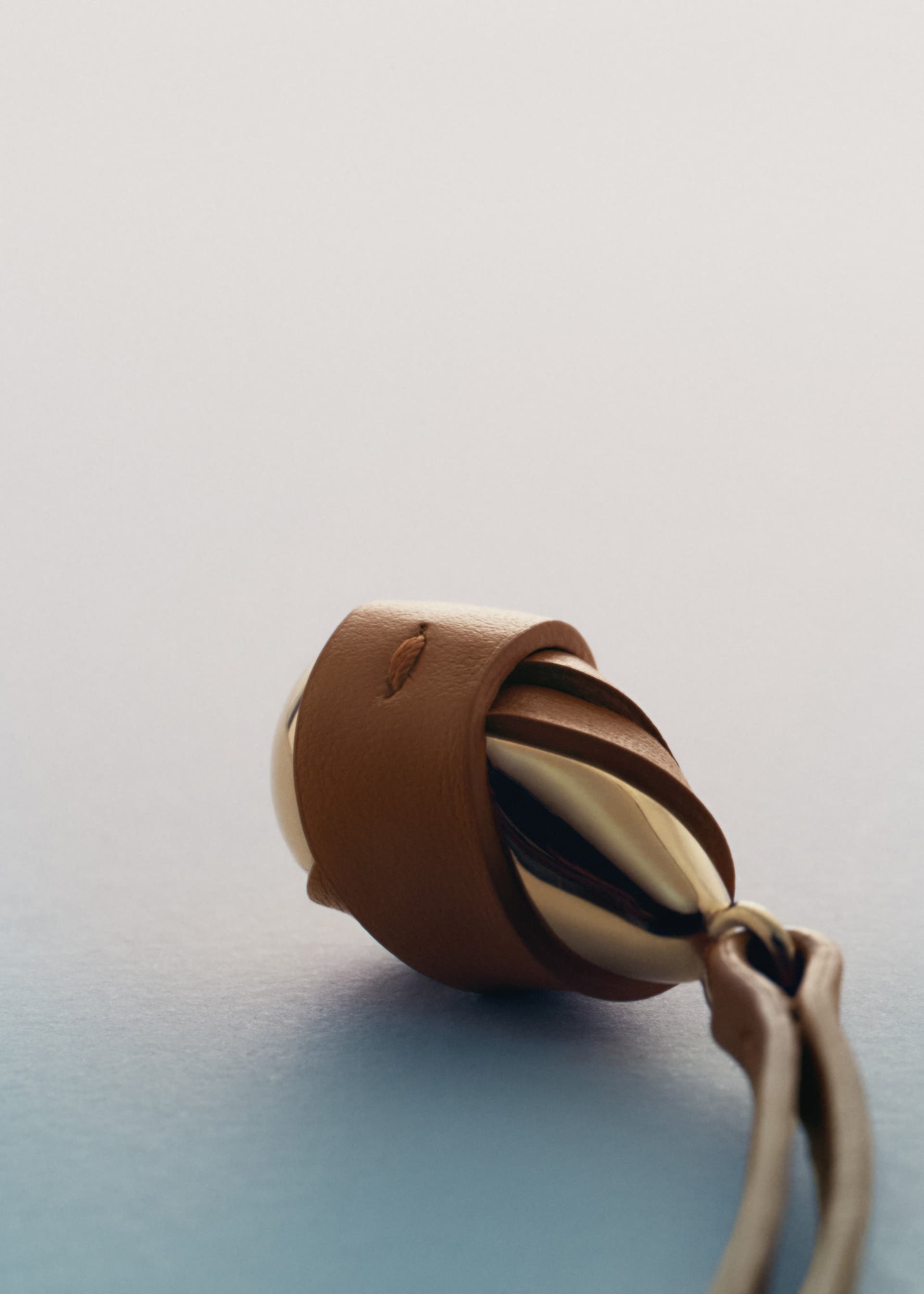 Pendentif Ormé - Dorée Cuir Camel - Photo 2